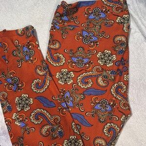 Vibrant Paisley Print leggings